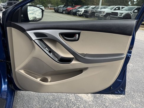 Used 2015 Hyundai Elantra SE image 10