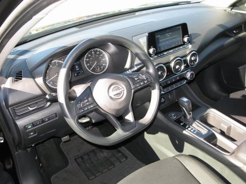 Used 2024 Nissan Sentra S image 11