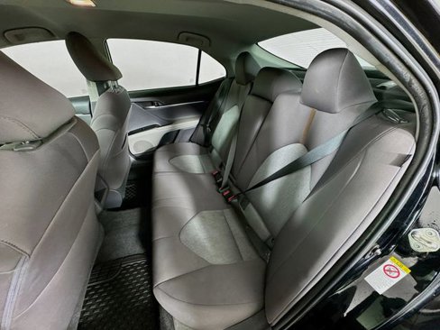 Used 2018 Toyota Camry L image 24