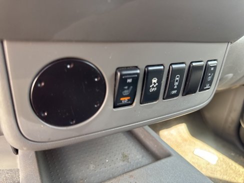 Used 2020 Nissan Frontier SV image 19