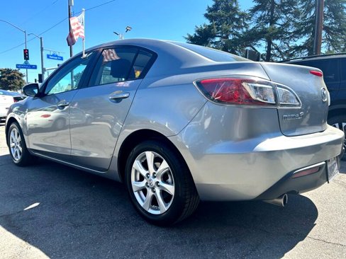 Used 2010 MAZDA MAZDA3 i Touring image 5