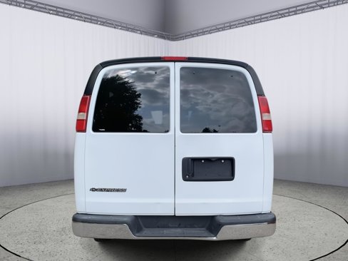 Used 2017 Chevrolet Express 3500 LT w/ LT Preferred Equipment Group image 6