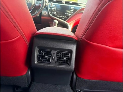 Used 2020 Toyota Camry XSE image 14