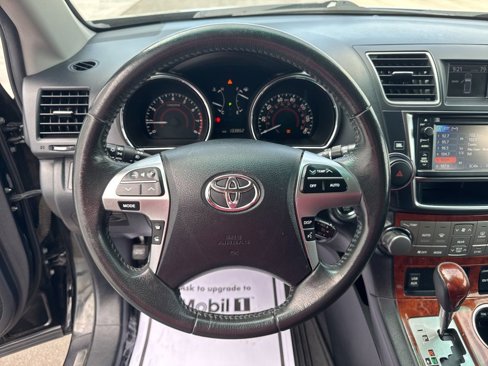 Used 2013 Toyota Highlander Limited image 16