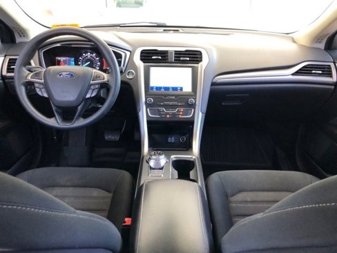 Used 2020 Ford Fusion SE image 16