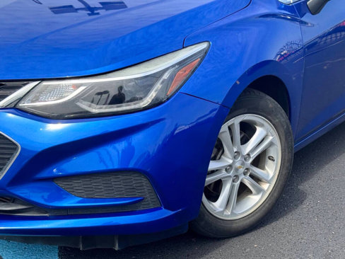 Used 2018 Chevrolet Cruze LT w/ Convenience Package image 24