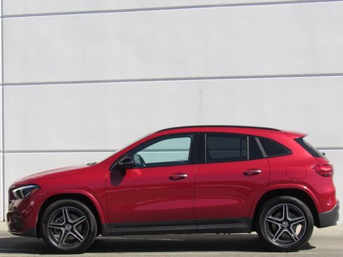 Certified 2025 Mercedes-Benz GLA 250 4MATIC image 4