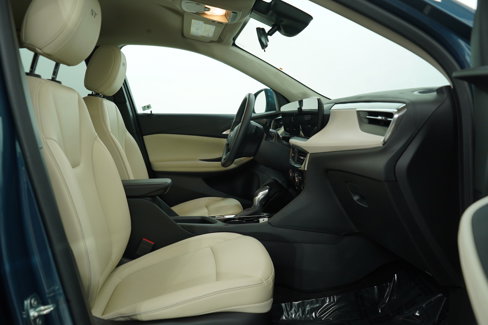 Used 2024 Buick Encore GX Sport Touring image 11