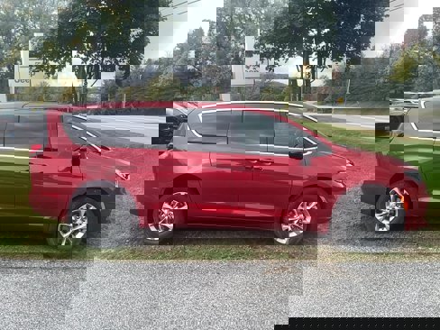New 2026 Chrysler Pacifica Select image 4
