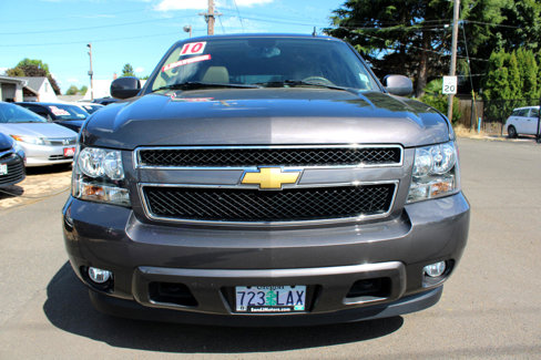 Used 2010 Chevrolet Suburban LT image 2