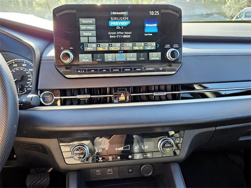 Used 2024 Mitsubishi Outlander SE image 18