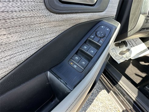 Used 2023 Nissan Rogue SV image 13