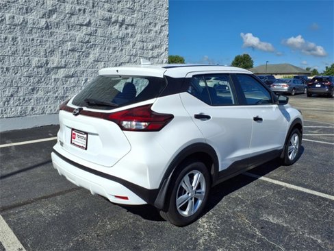 Used 2024 Nissan Kicks S image 3