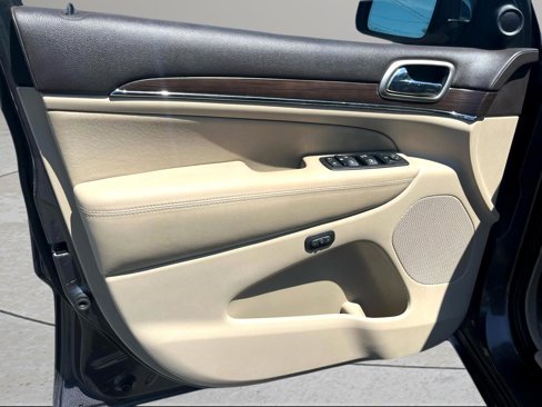 Used 2015 Jeep Grand Cherokee Overland image 24