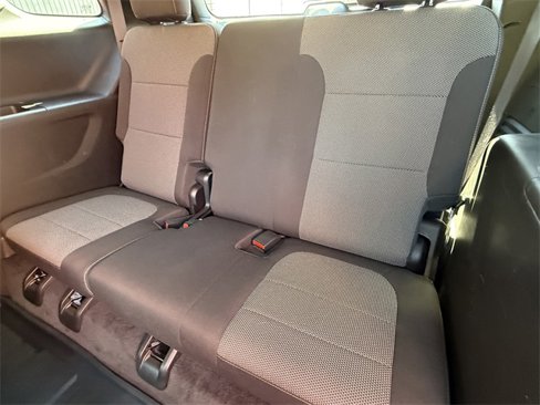 Used 2021 Chevrolet Traverse LT w/ LPO, Floor Liner Package image 18