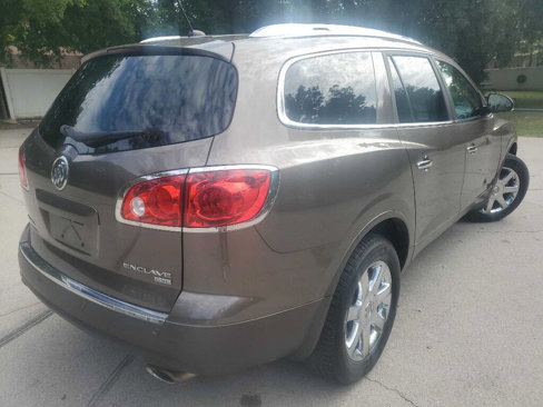 Used 2010 Buick Enclave CXL image 6