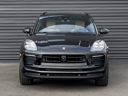 Certified 2025 Porsche Macan image 10