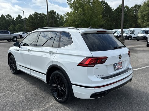 Used 2022 Volkswagen Tiguan SE R-Line image 5