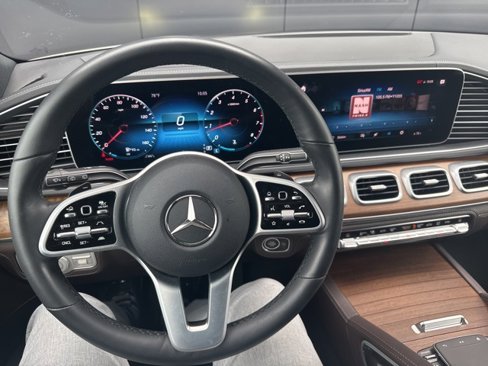 Used 2021 Mercedes-Benz GLE 350 4MATIC image 4