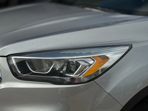 Used 2017 Ford Escape SE w/ Equipment Group 201A image 13