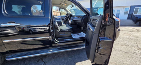 Used 2013 GMC Yukon XL Denali image 11