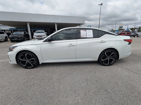 Used 2023 Nissan Altima 2.5 SR w/ SR Premium Package image 7