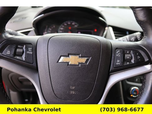 Used 2019 Chevrolet Trax LT w/ Sun & Sound Package image 13