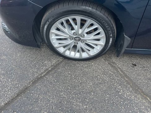 Used 2019 Toyota Camry XLE image 32