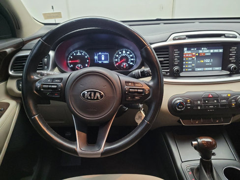 Used 2017 Kia Sorento LX w/ LX Convenience Package image 22