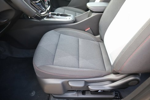 New 2025 Chevrolet Trax RS w/ Sunroof Package image 10