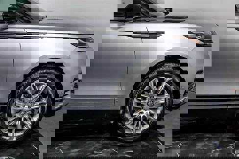 Used 2018 Land Rover Range Rover Velar R-Dynamic HSE image 13
