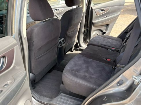 Used 2015 Nissan Rogue SV image 12