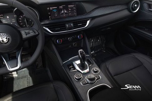 Used 2020 Alfa Romeo Stelvio image 28