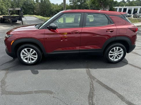 Used 2023 Chevrolet TrailBlazer LS image 2