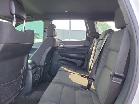 Used 2018 Jeep Grand Cherokee Laredo image 11