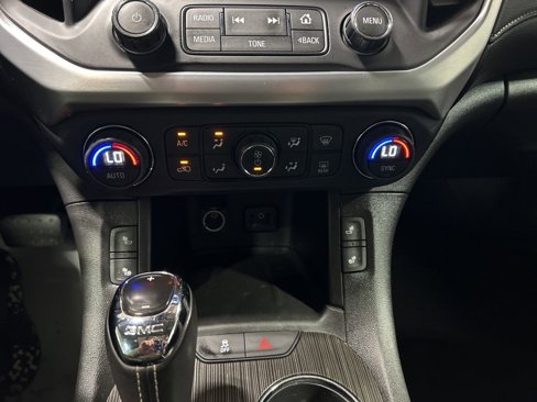 Used 2017 GMC Acadia SLT image 22