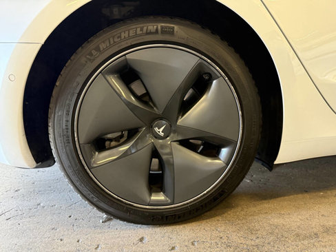 Used 2020 Tesla Model 3 Standard Range Plus image 30