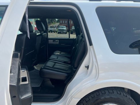 Used 2016 Ford Expedition XLT w/ Equipment Group 202A image 16