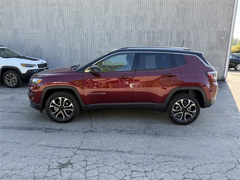 Used 2022 Jeep Compass Limited image 8