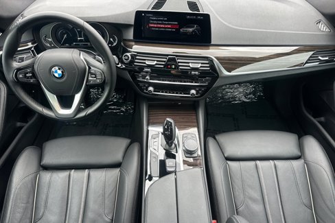 Used 2019 BMW 530e w/ Convenience Package image 13