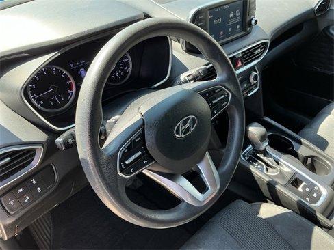 Used 2019 Hyundai Santa Fe SE image 9