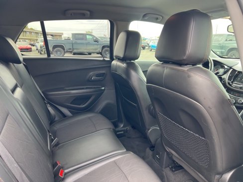 Used 2019 Chevrolet Trax LT w/ LT Convenience Package image 17