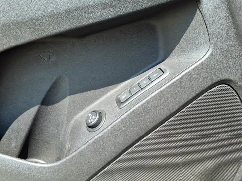 Used 2018 Chevrolet Equinox Premier image 13