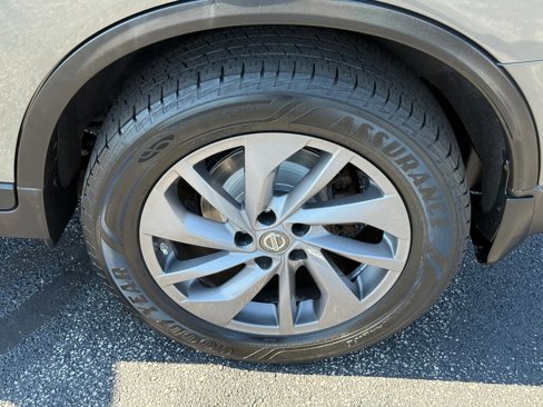 Used 2016 Nissan Rogue SL image 26