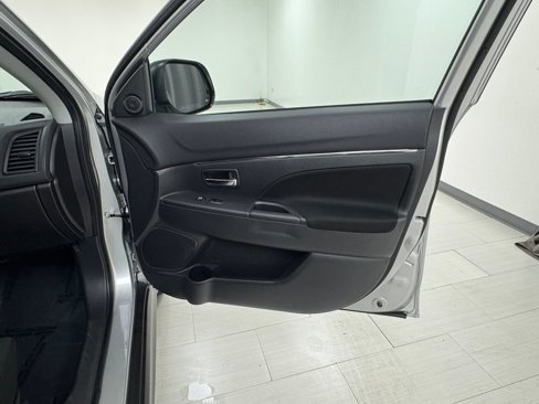 Used 2023 Mitsubishi Outlander Sport AWD image 13