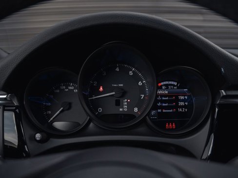 Certified 2025 Porsche Macan image 43