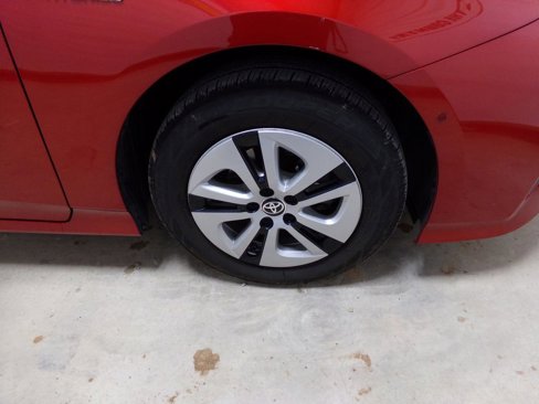 Used 2018 Toyota Prius Two image 34