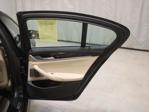 Used 2022 BMW 540i xDrive w/ M Sport Package image 20