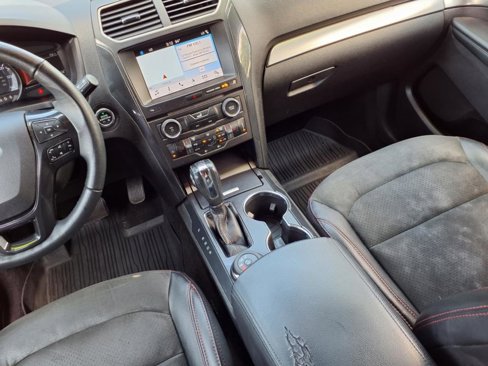 Used 2018 Ford Explorer XLT w/ Equipment Group 202A image 12