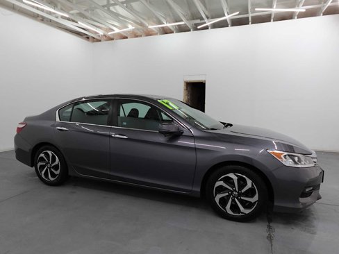 Used 2017 Honda Accord EX image 4